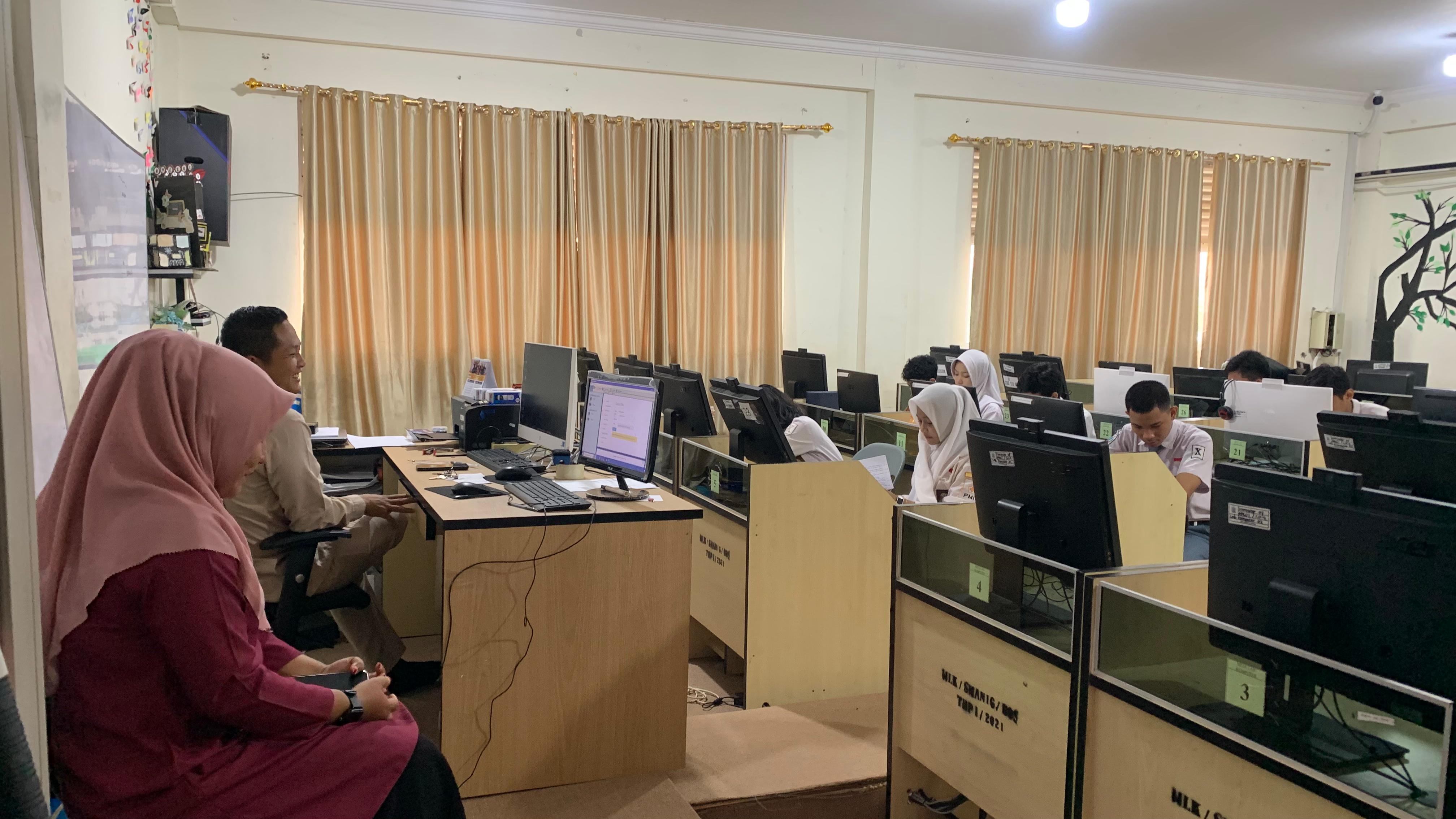 Laboratorium Komputer 1 SMAN 16 Batam